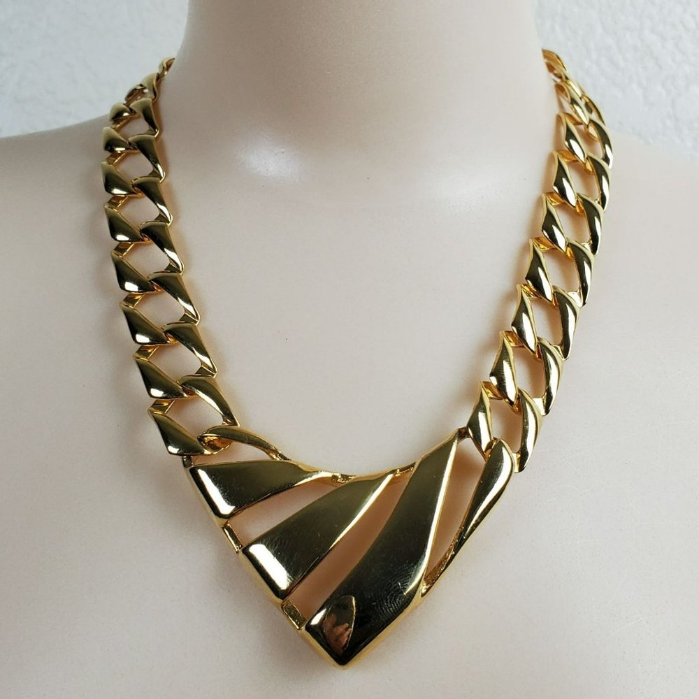 Vintage Chunky Gold Tone Curb Square Chain Link Bib V Pendant Statement Necklace - Picture 1 of 9